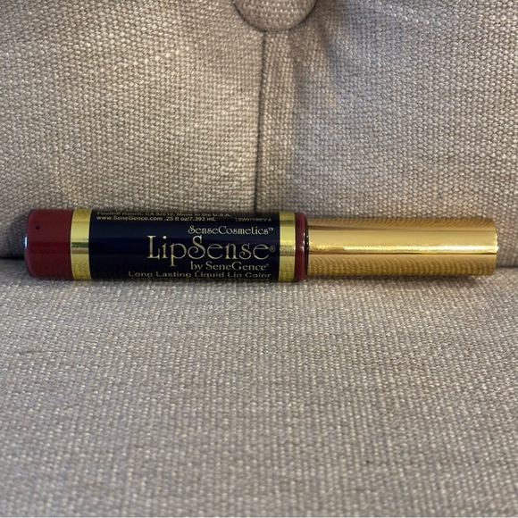 LipSense Plum By SeneGence  FULL SIZE Long Lasting Liquid Lip Color New/Sealed - Picture 1 of 5